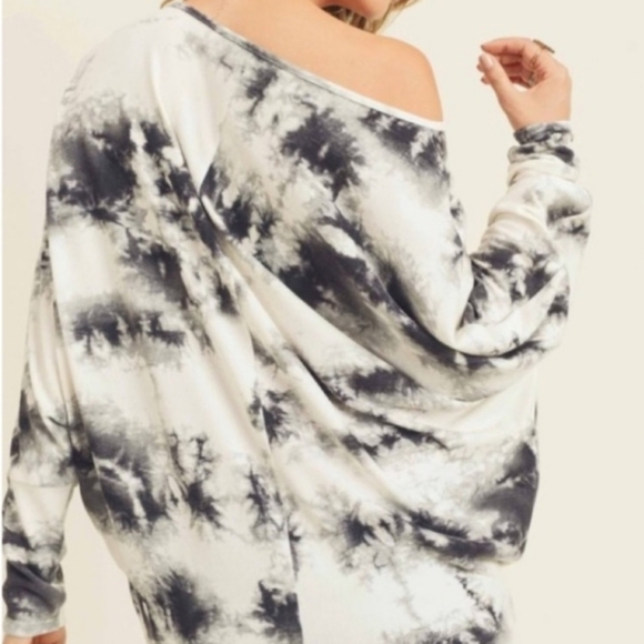Soft Dolman sleeve tie-dye top - Picture 5 of 6